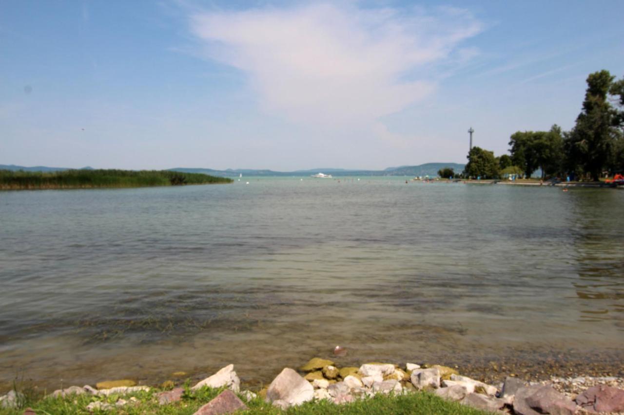 Margareta Apartmanhaz Apartment Balatonboglár Екстериор снимка